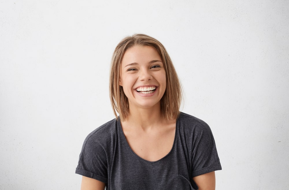 Gummy smile – charakterystyka defektu i sposoby jego zwalczania